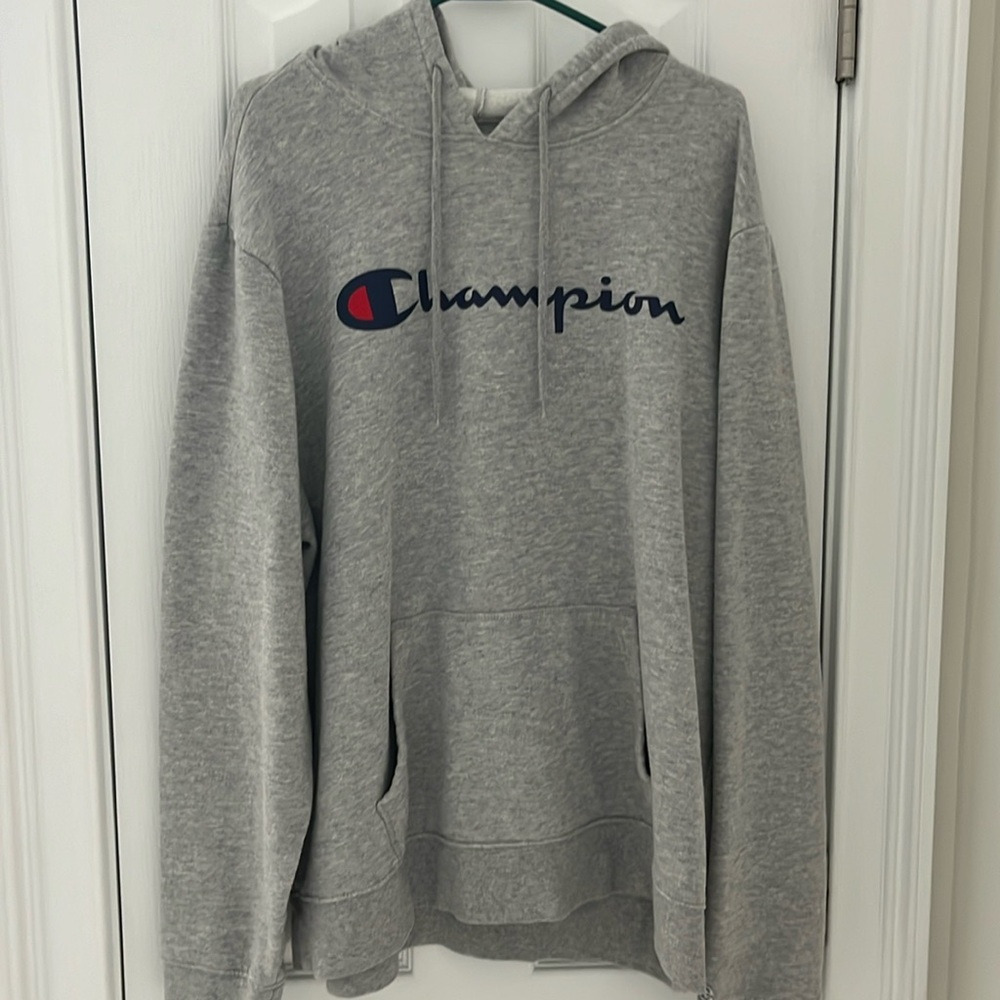 Champion men’s XL hoodie. In almost new condition. Hardly worn